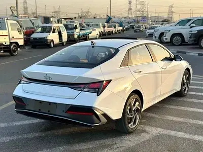 هيونداي إلانترا 2025