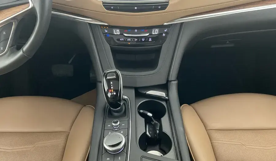 كاديلاك XT5 2021 3.6L