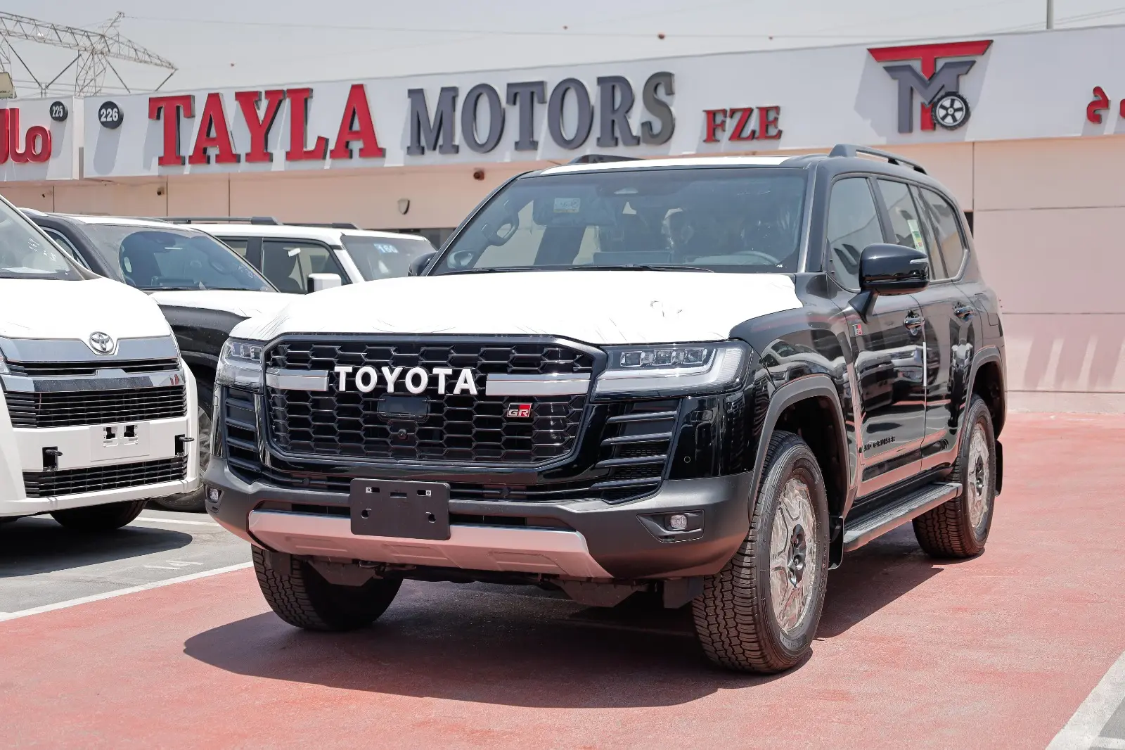 Toyota Land Cruiser Hybrid 2025