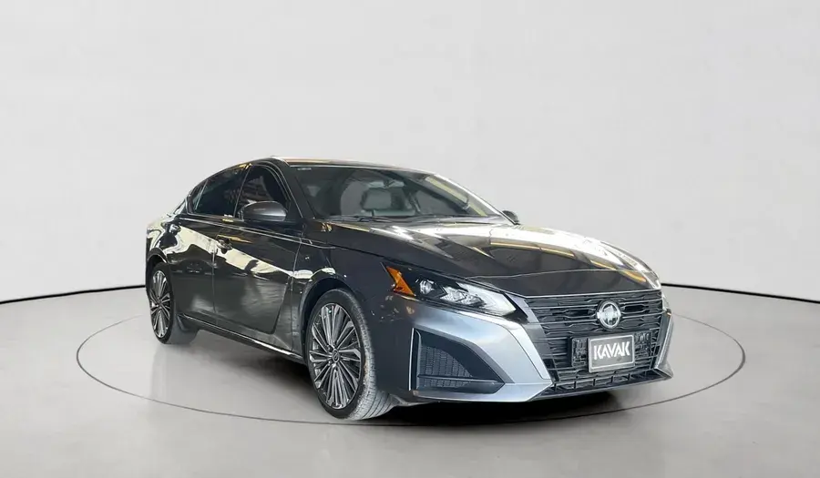 Nissan Altima 2025