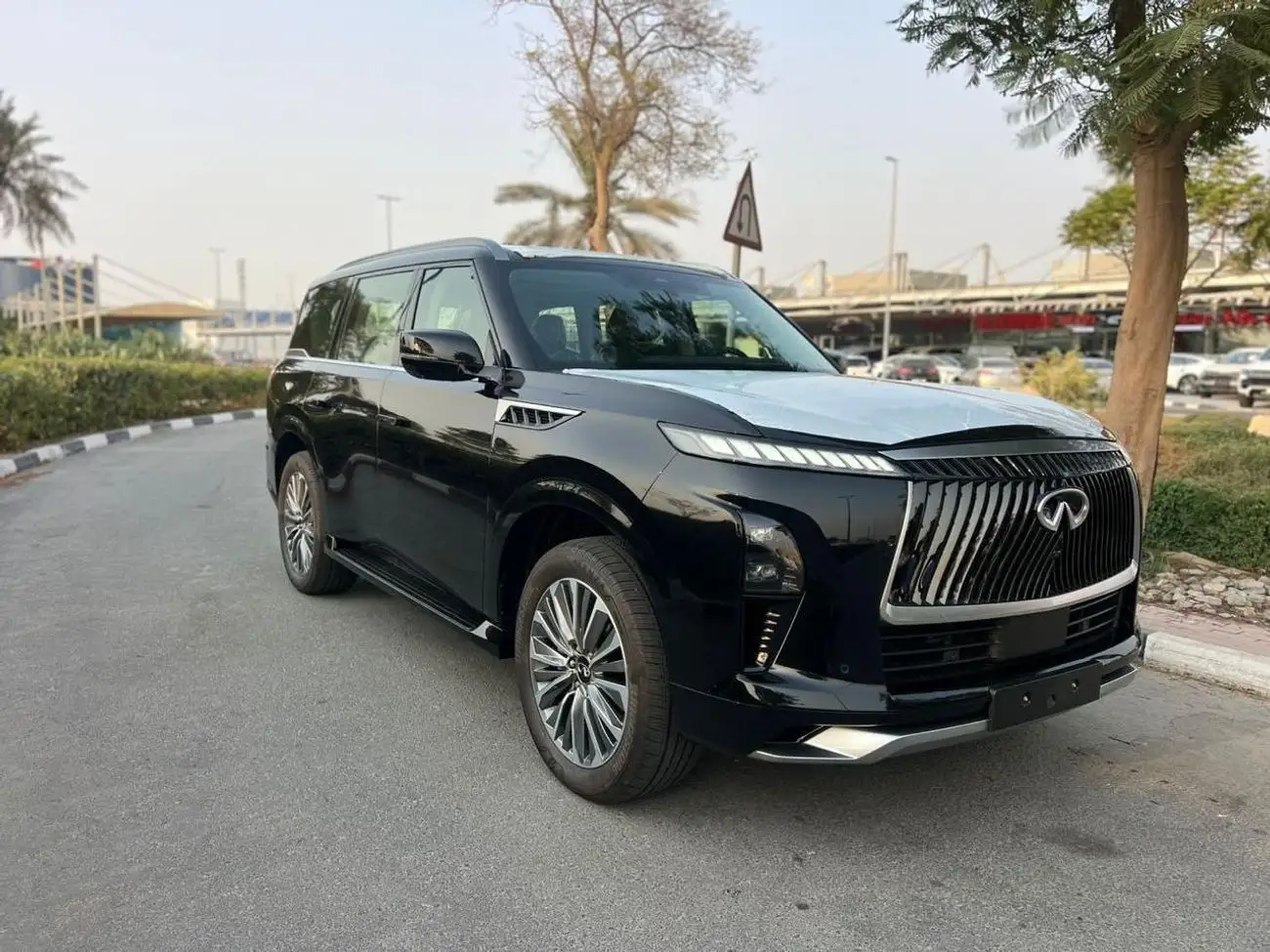 إنفينيتي QX80 2025