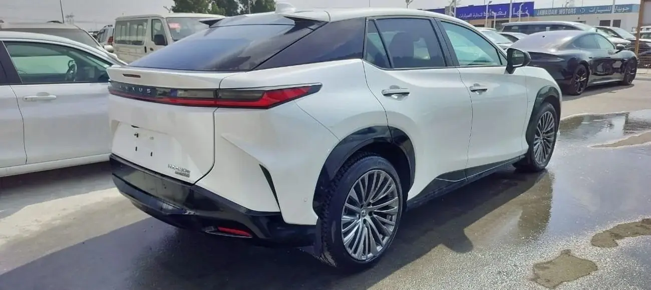 لكزس RZ 2023 undefinedL