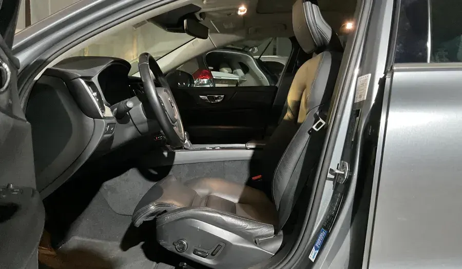 فولفو S60 2020 2L