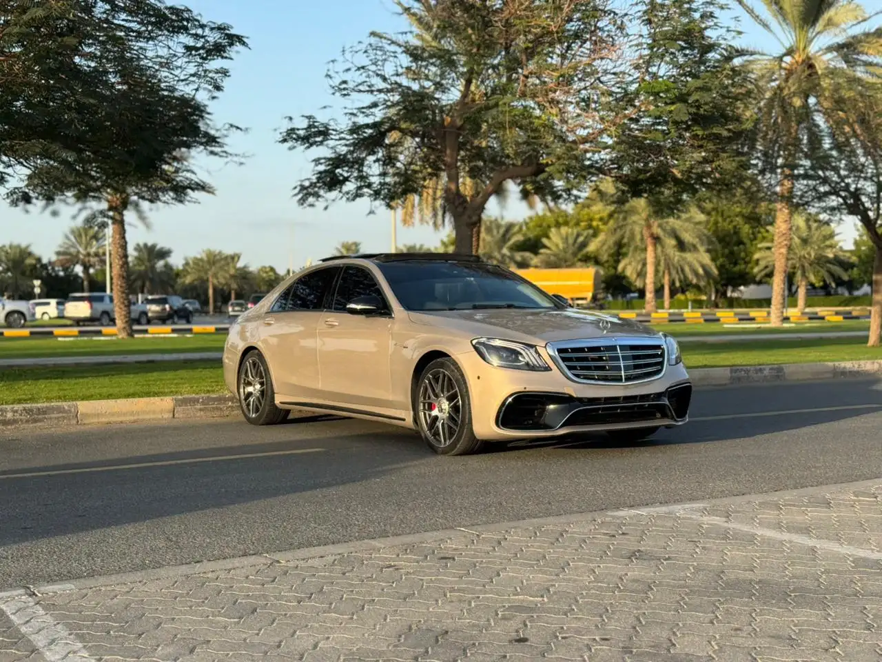 مرسيدس بنز S Class 2015