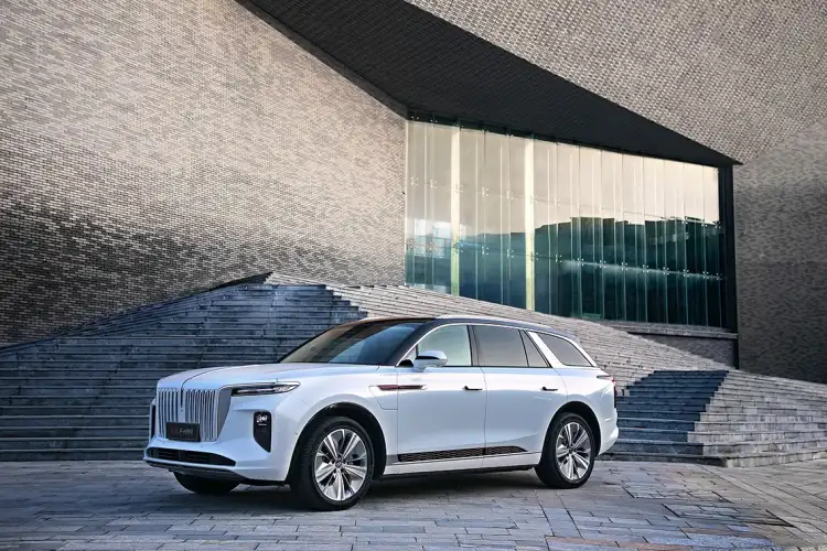 Hongqi E-HS9 vs NIO EL8: Luxury Electric SUV Battle UAE 2026