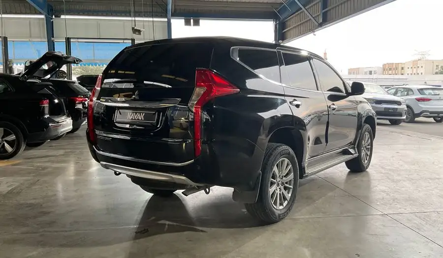 Mitsubishi Montero 2017