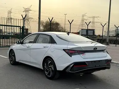 Hyundai Elantra 2025 1.6L