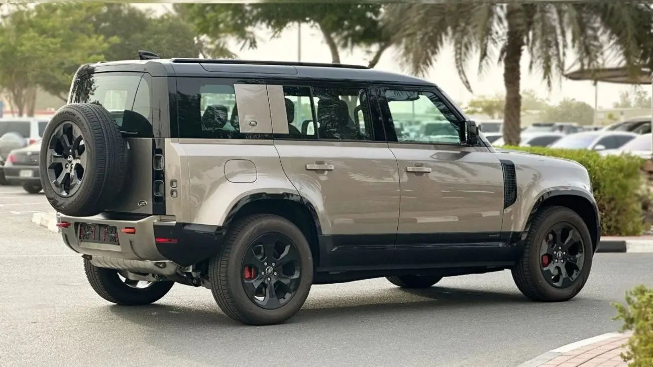 لاند روفر ديفندر 2023 3L