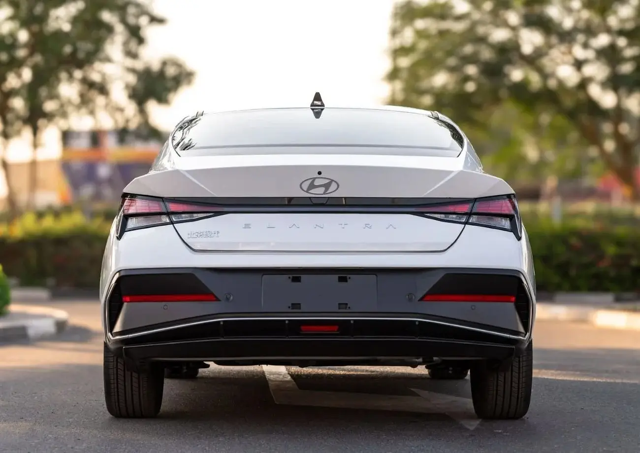 Hyundai Elantra 2025