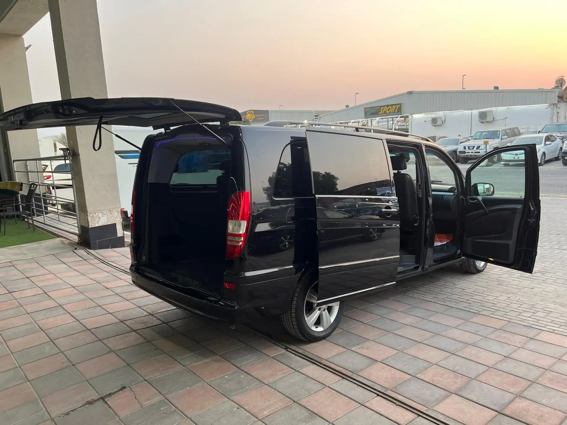 مرسيدس بنز فيانو 2014 3.5L