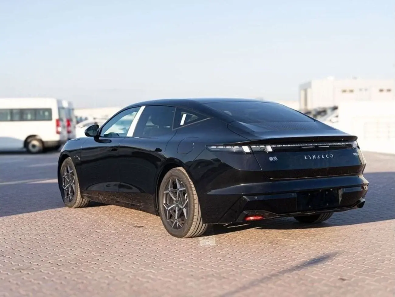 لينك أند كو Z10 2024