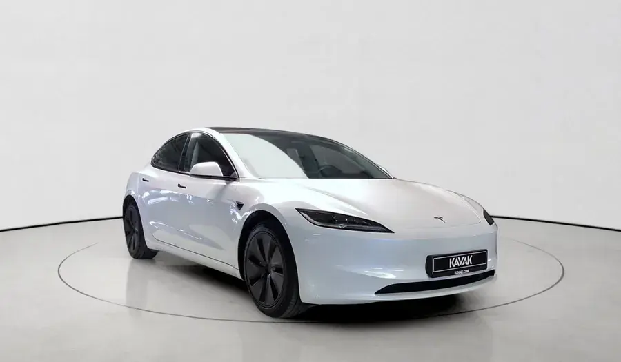 Tesla Model 3 2024