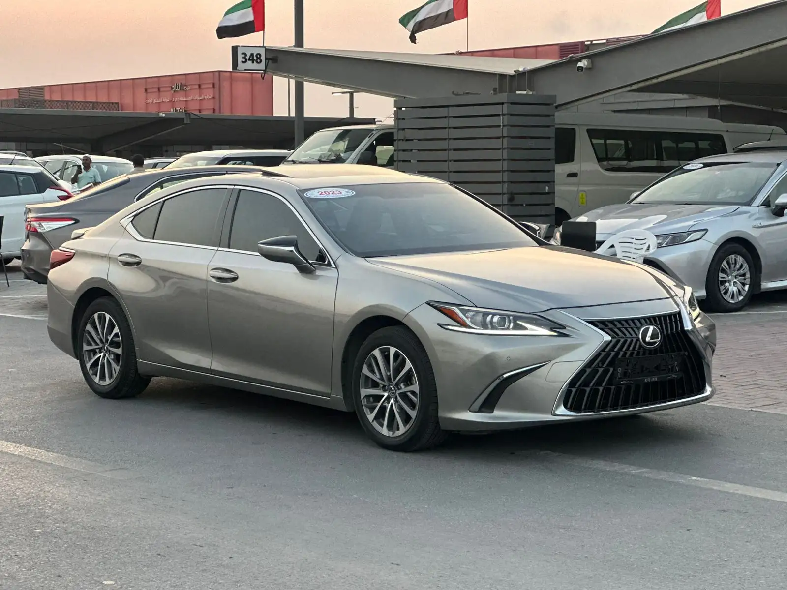 لكزس ES 2023