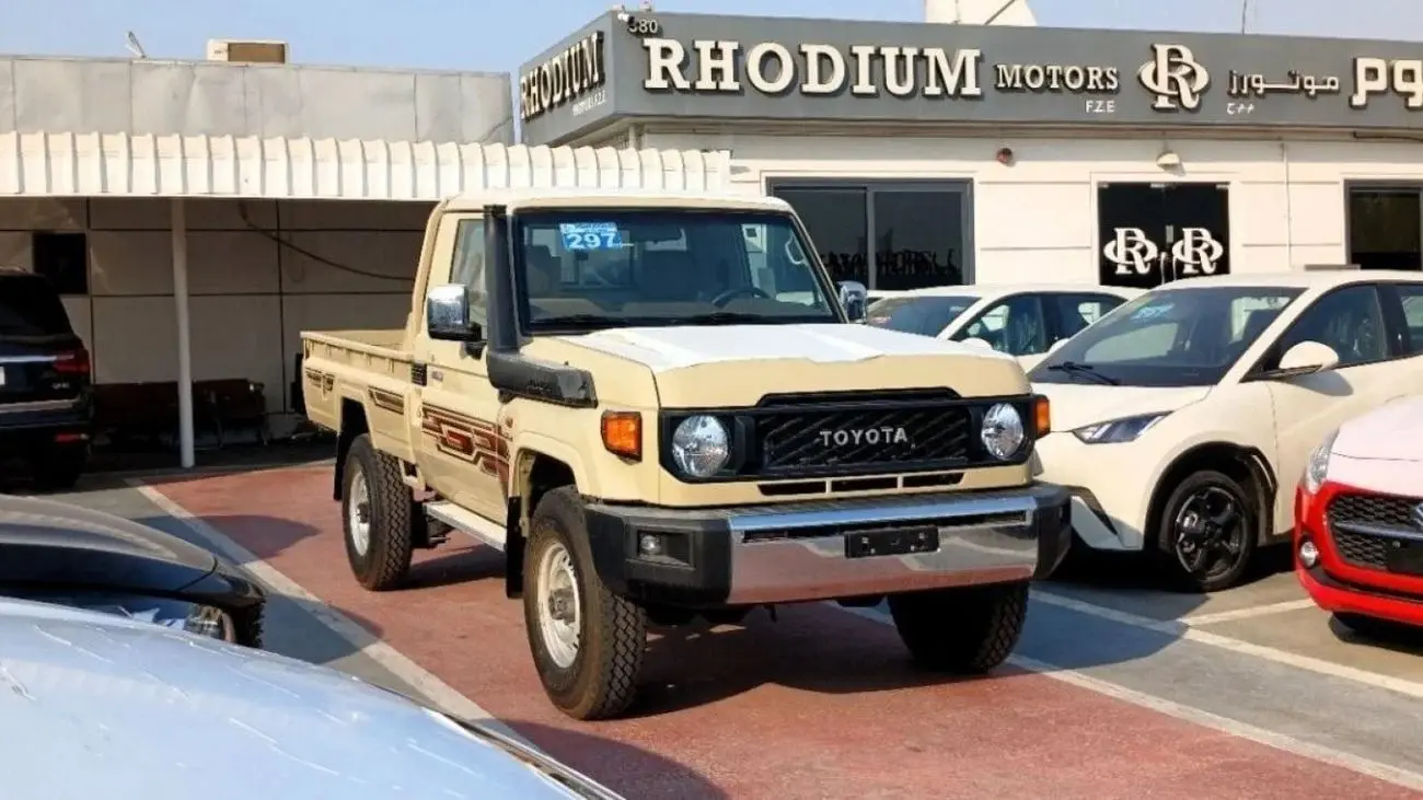 تويوتا لاند كروزر بيك آب 2024 4.5L