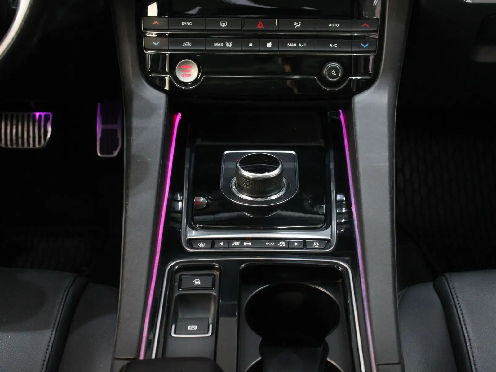 جاكوار F Pace 2019 2L