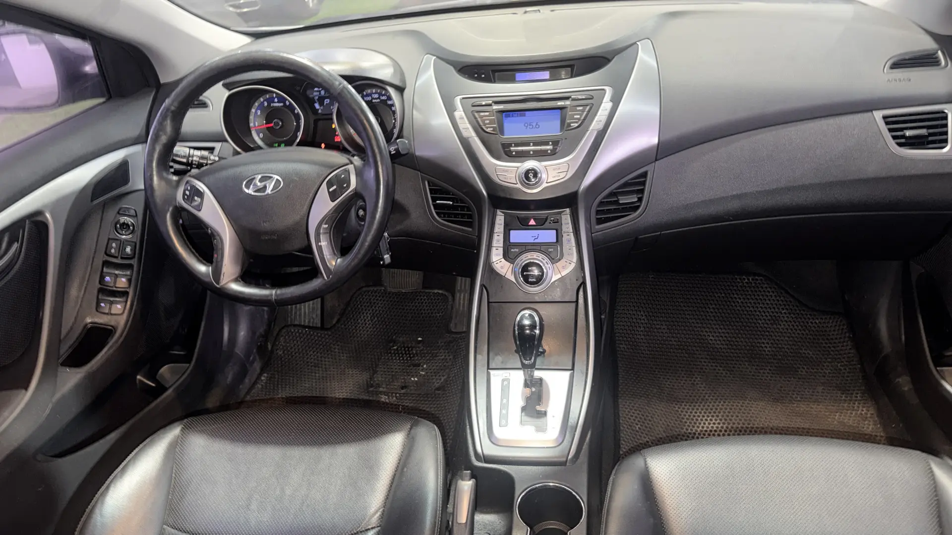 Hyundai Avante 2013 1600CC