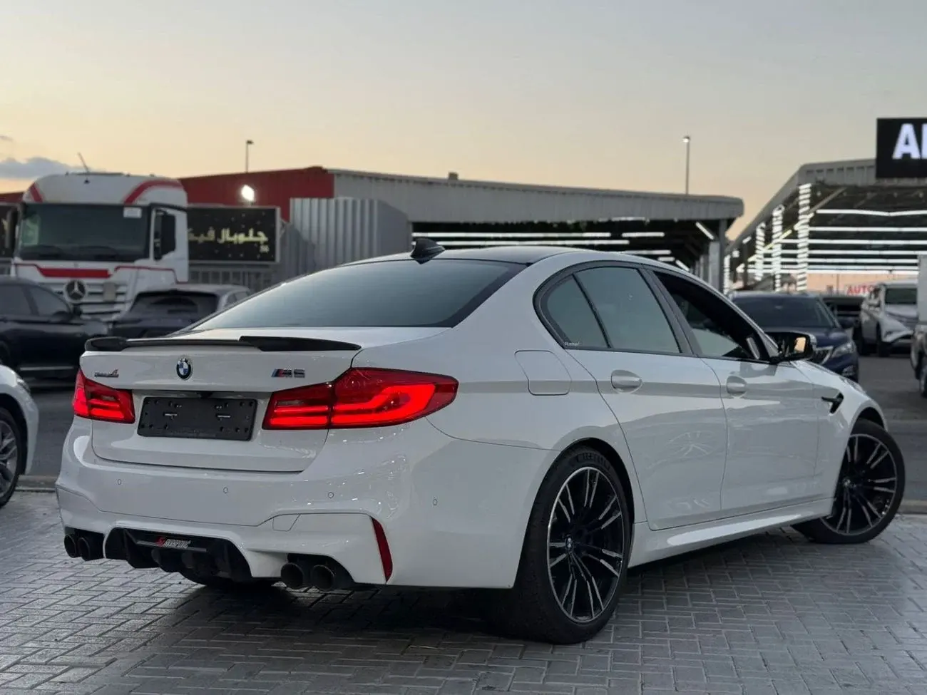 BMW M5 Sedan 2019 4.4L