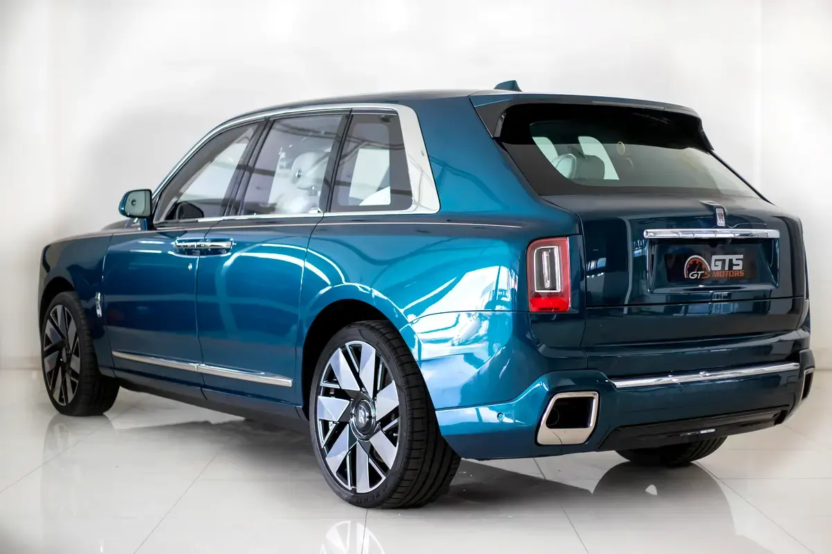 رولز رويس كولينان 2023