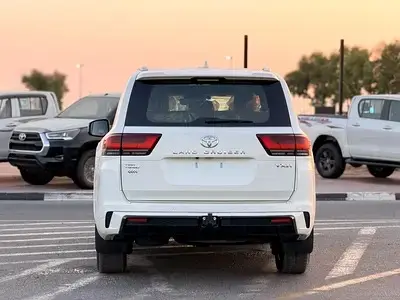 تويوتا لاند كروزر 2025