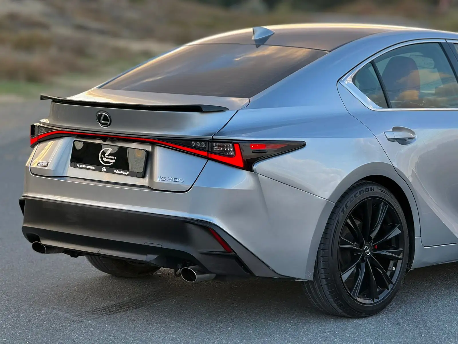 لكزس IS 2021