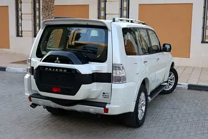 Mitsubishi Pajero 2016