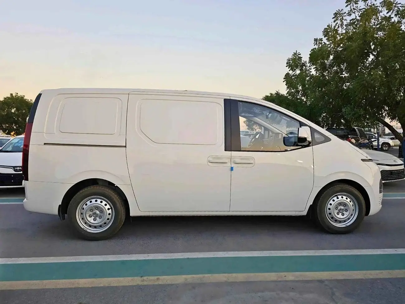 Hyundai Staria 2025 2.2L