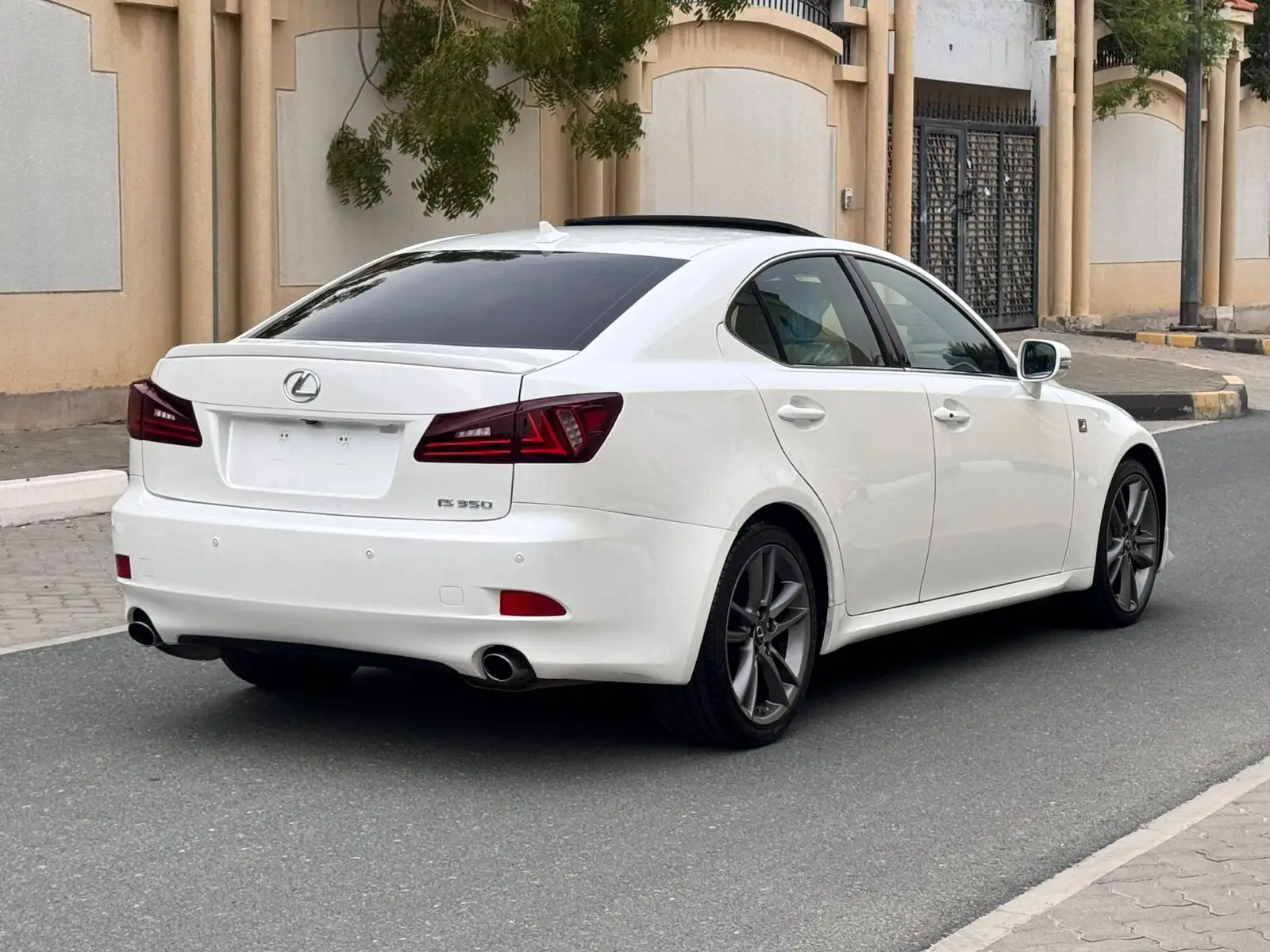 Lexus IS 2011