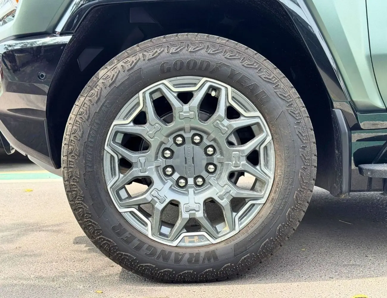 GMC Hummer EV SUV 2024 1.5L