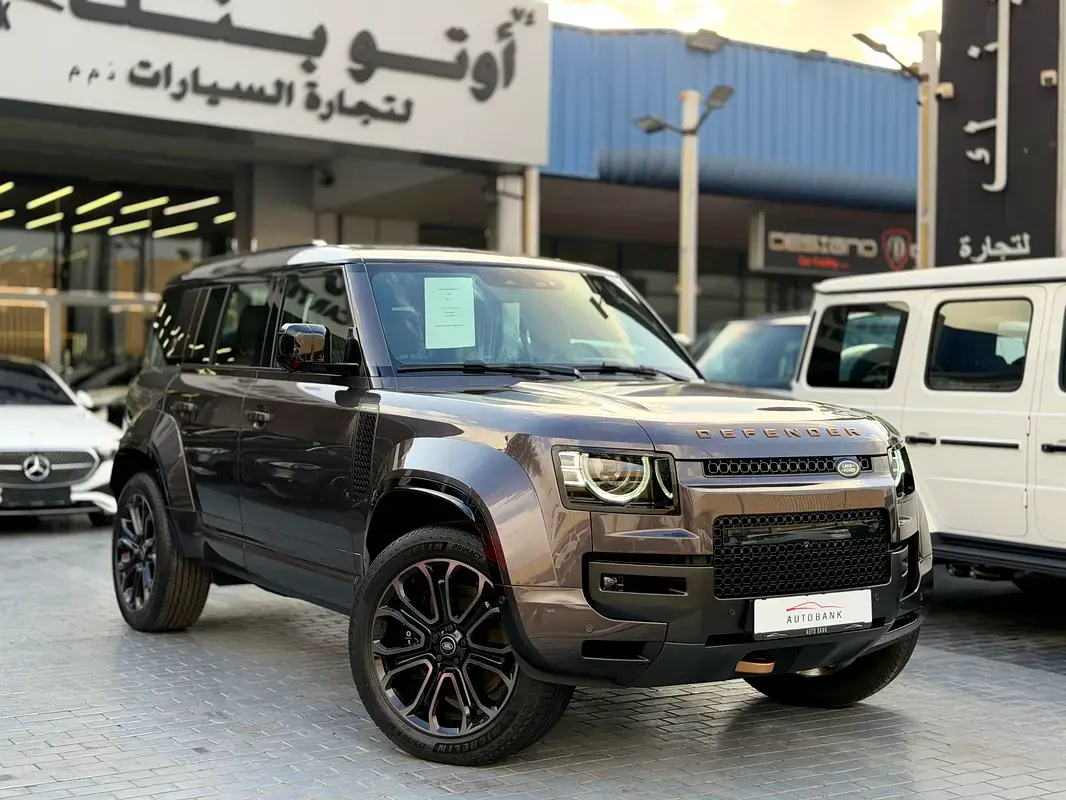 Land Rover Defender 2025