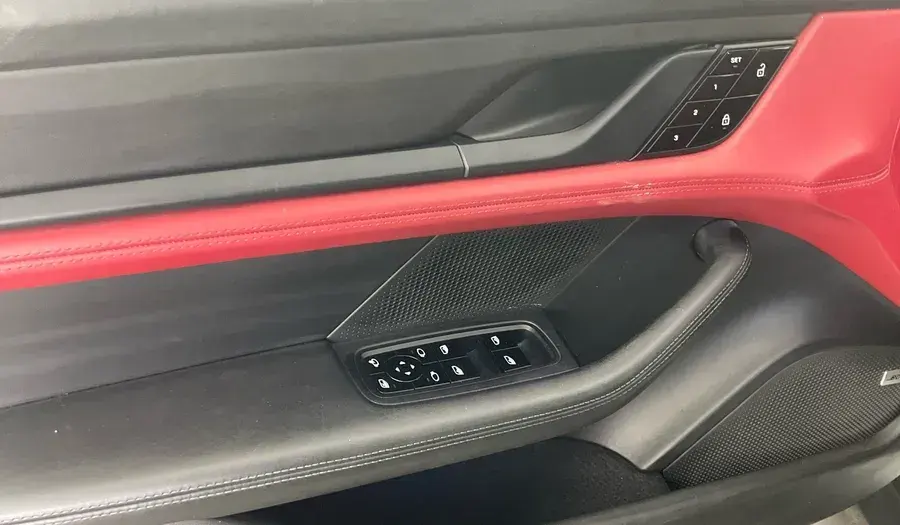 بورش تايكان 2021 undefinedL