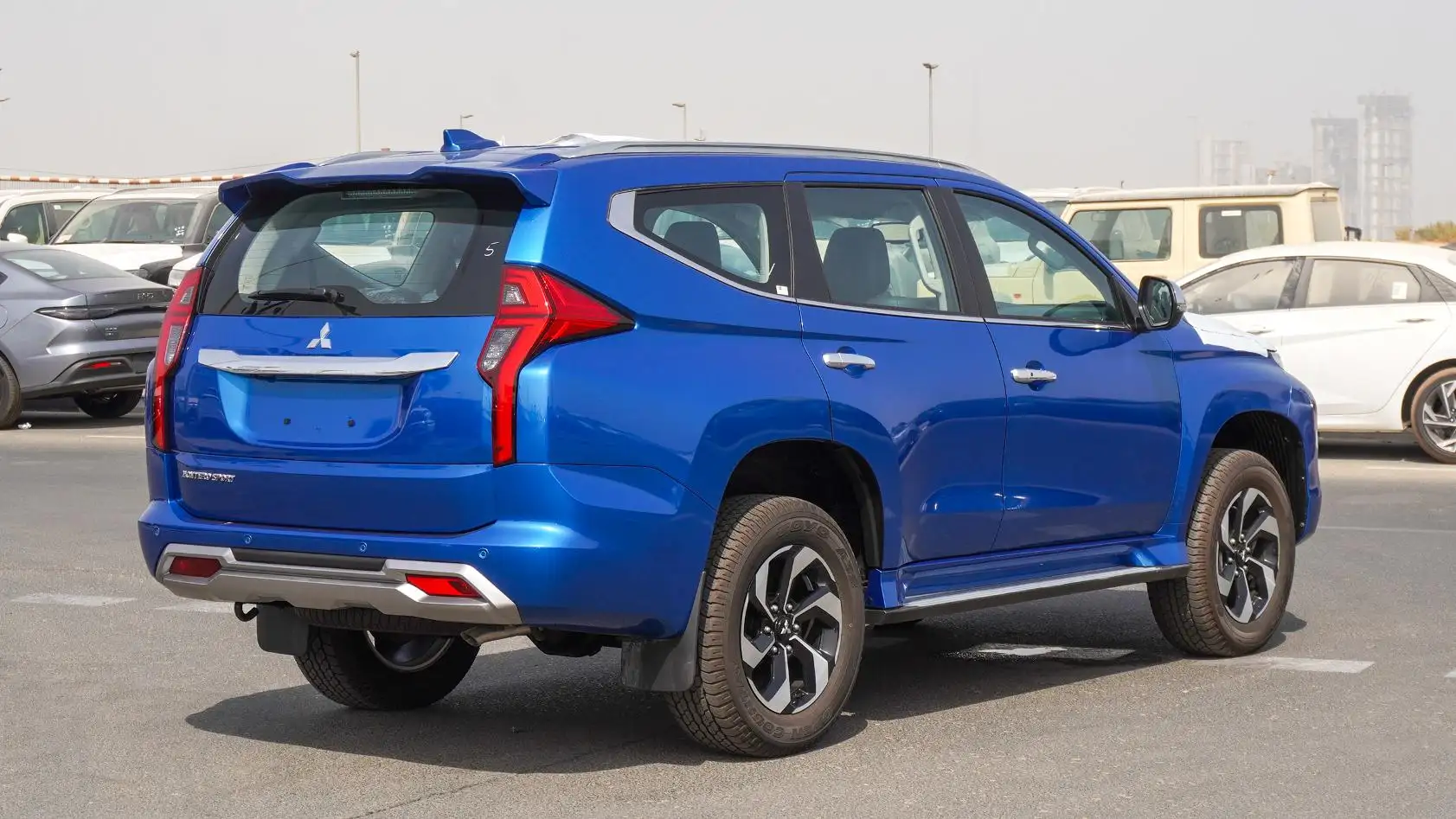 Mitsubishi Montero 2025