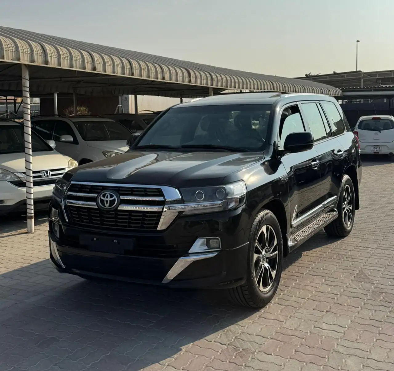 تويوتا لاند كروزر 2012 5.7L