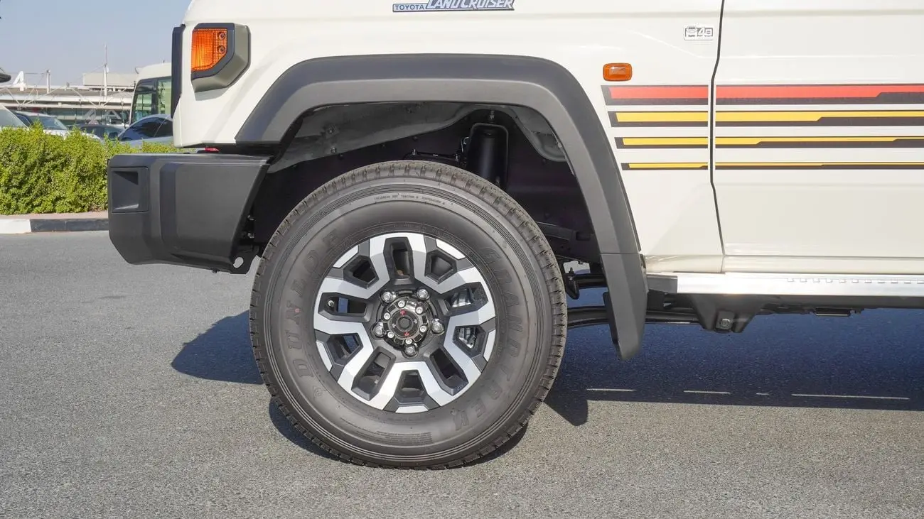 Toyota Land Cruiser 70 2025 4L