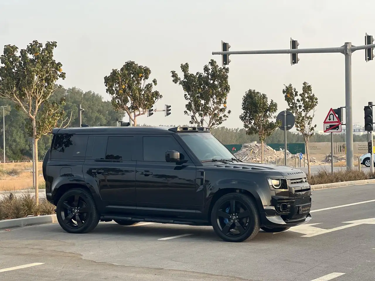 Land Rover Defender 2023