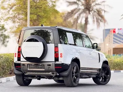 Land Rover Defender 2025