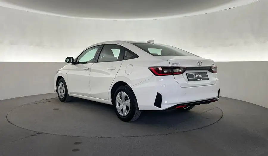 تويوتا يارس 2023