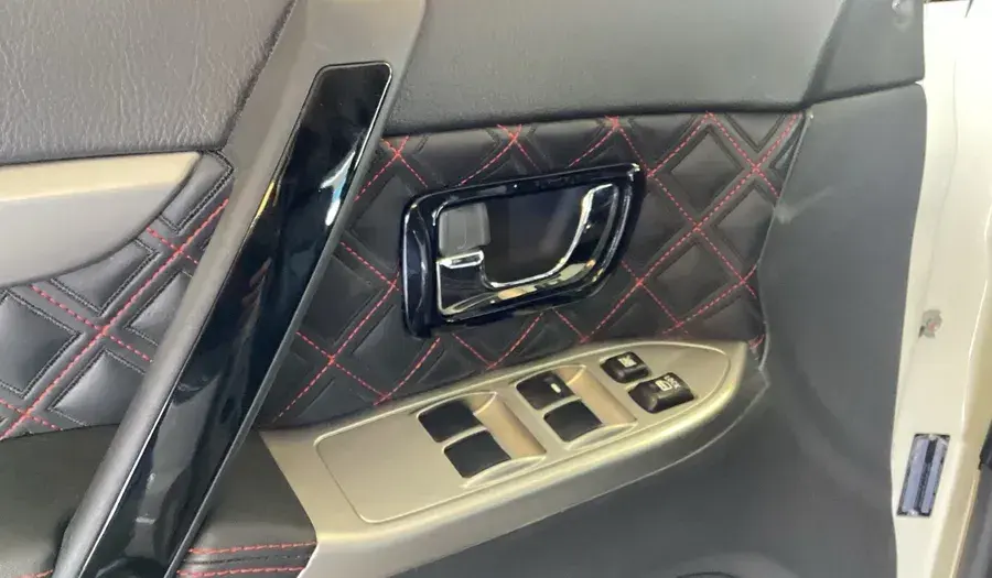 Mitsubishi Pajero 2020
