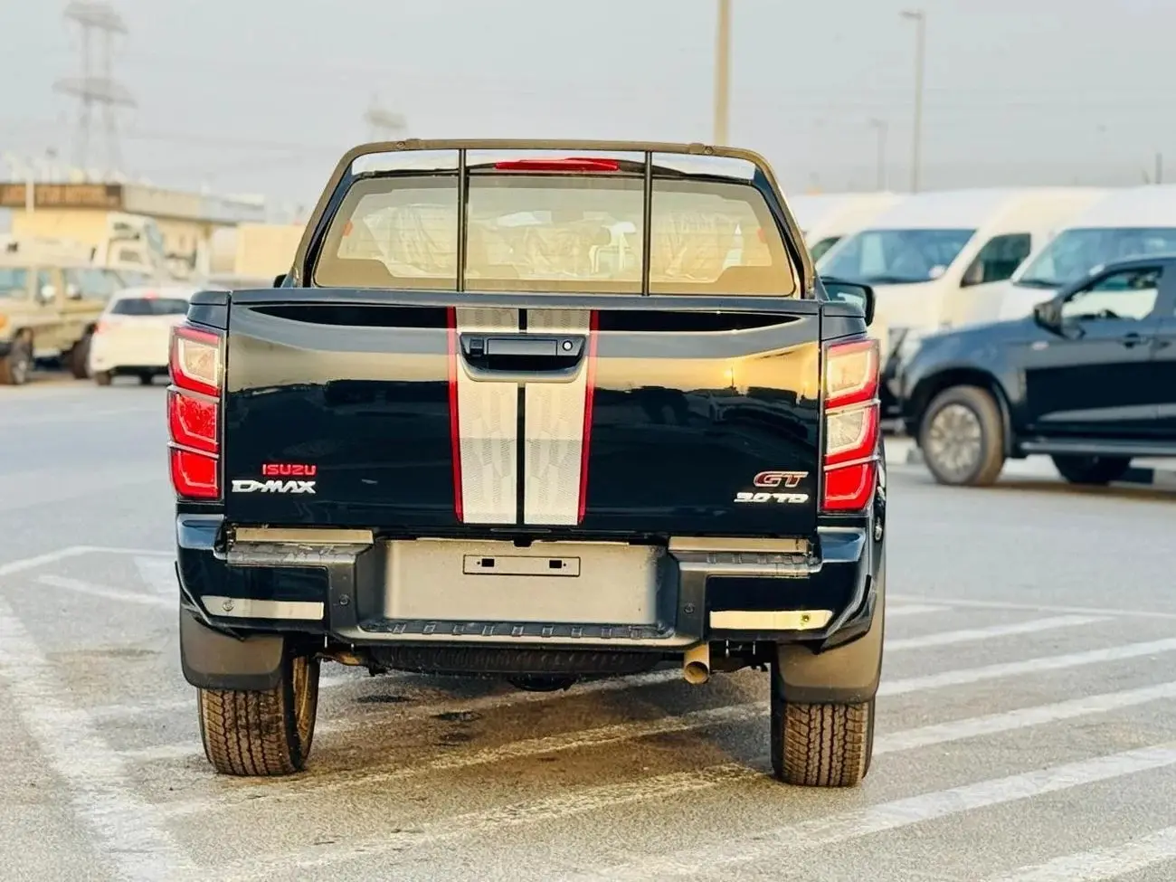 إيسوزو D ماكس 2025