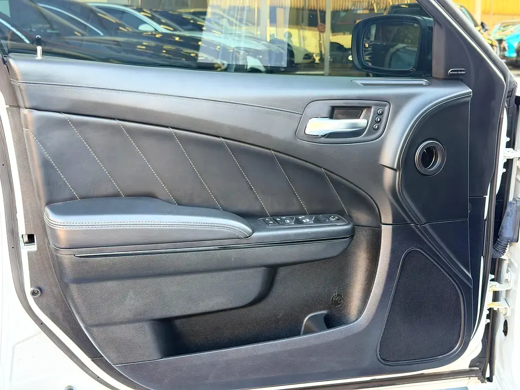 دودج تشارجر 2023