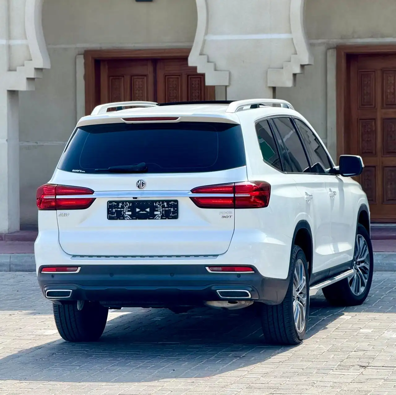 أم جي RX8 2023 2T