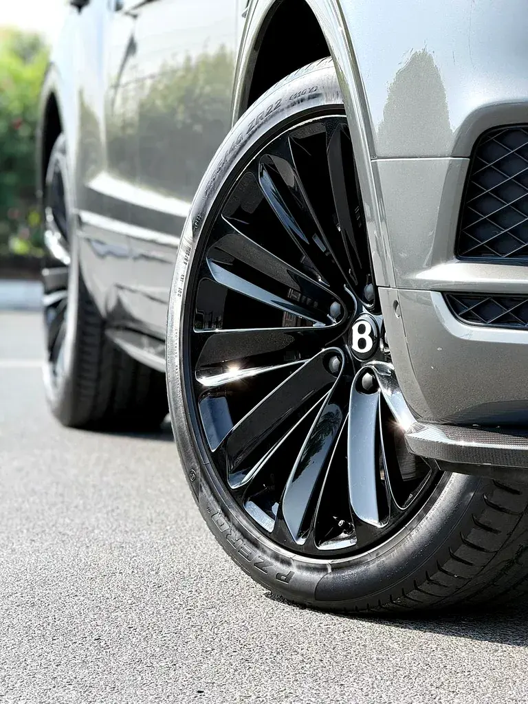 بنتلي بينتايجا 2020 6L