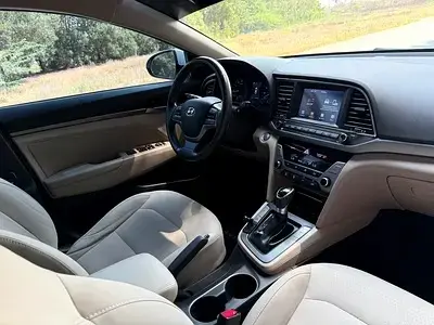 هيونداي إلانترا 2017 2L