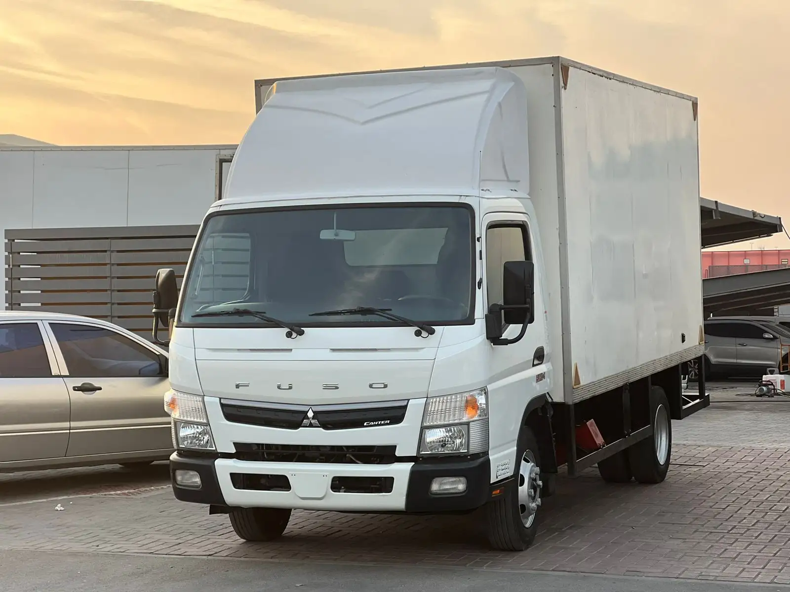 Mitsubishi Canter 2021