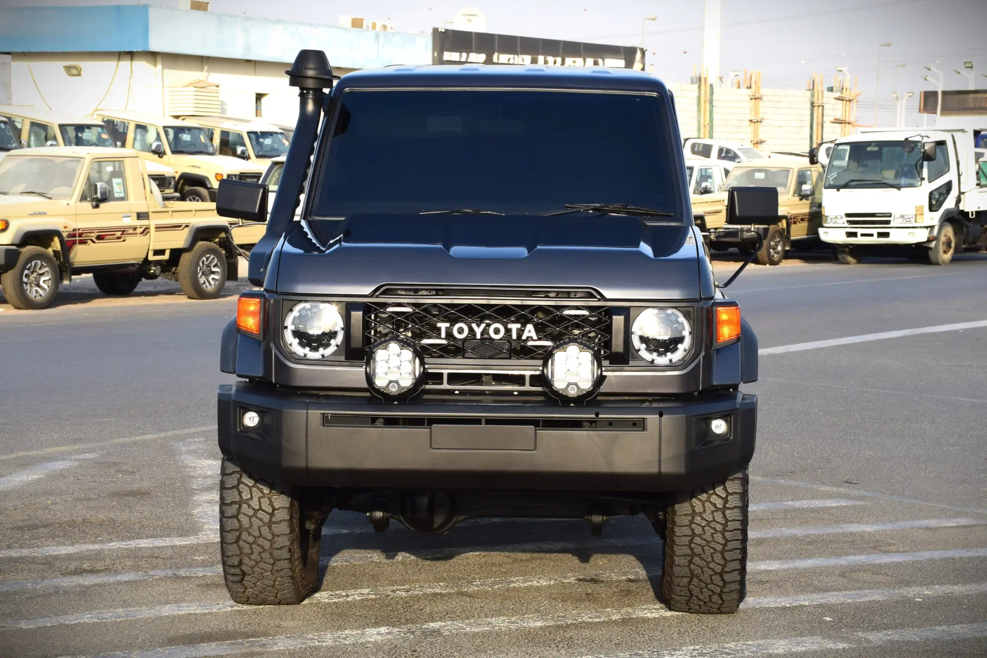 تويوتا لاند كروزر بيك آب 2017 4.5L