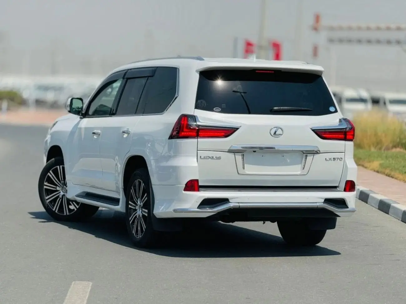لكزس LX 2018 5.7L