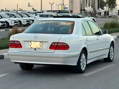 مرسيدس بنز E Class 2001 2.4L