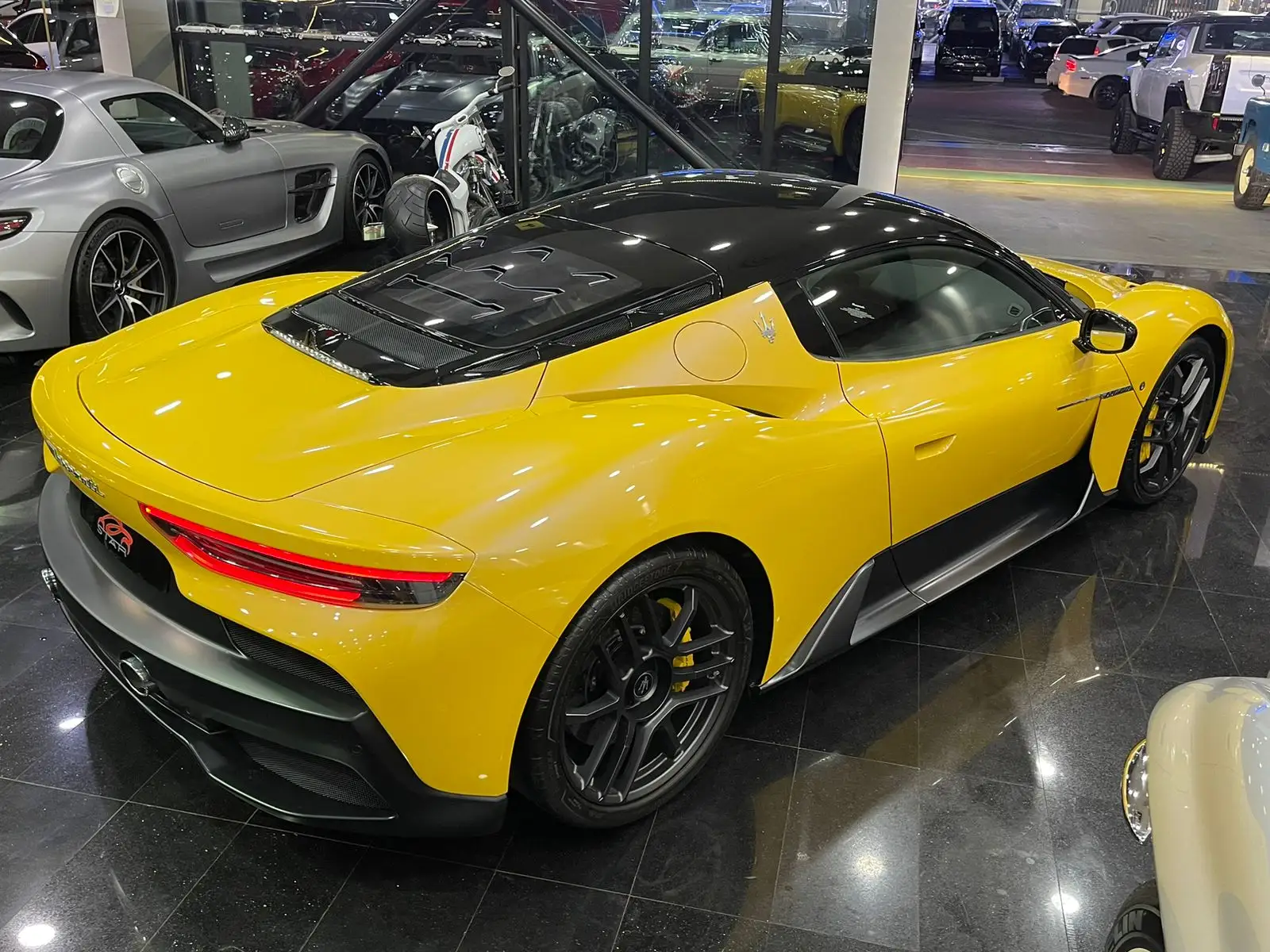 مازيراتي MC20 2022