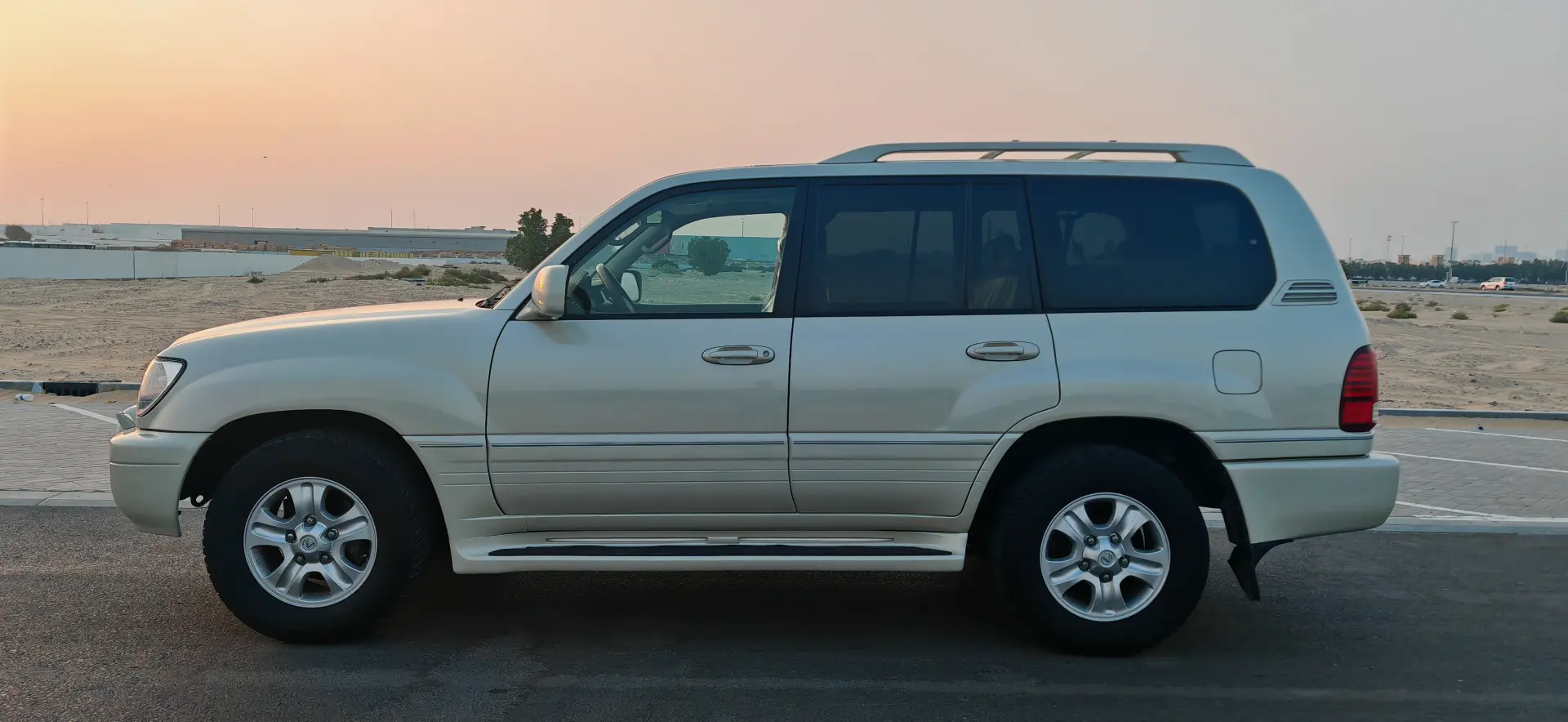Lexus LX 2004