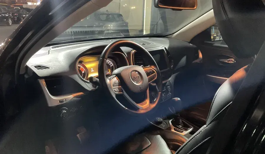 جيب شيروكي 2017 3.2L