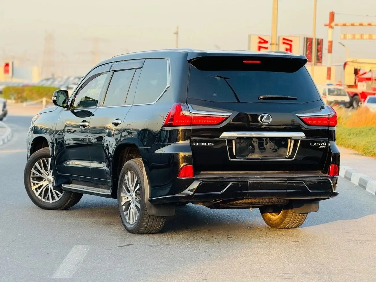 لكزس LX 2020 5.7L